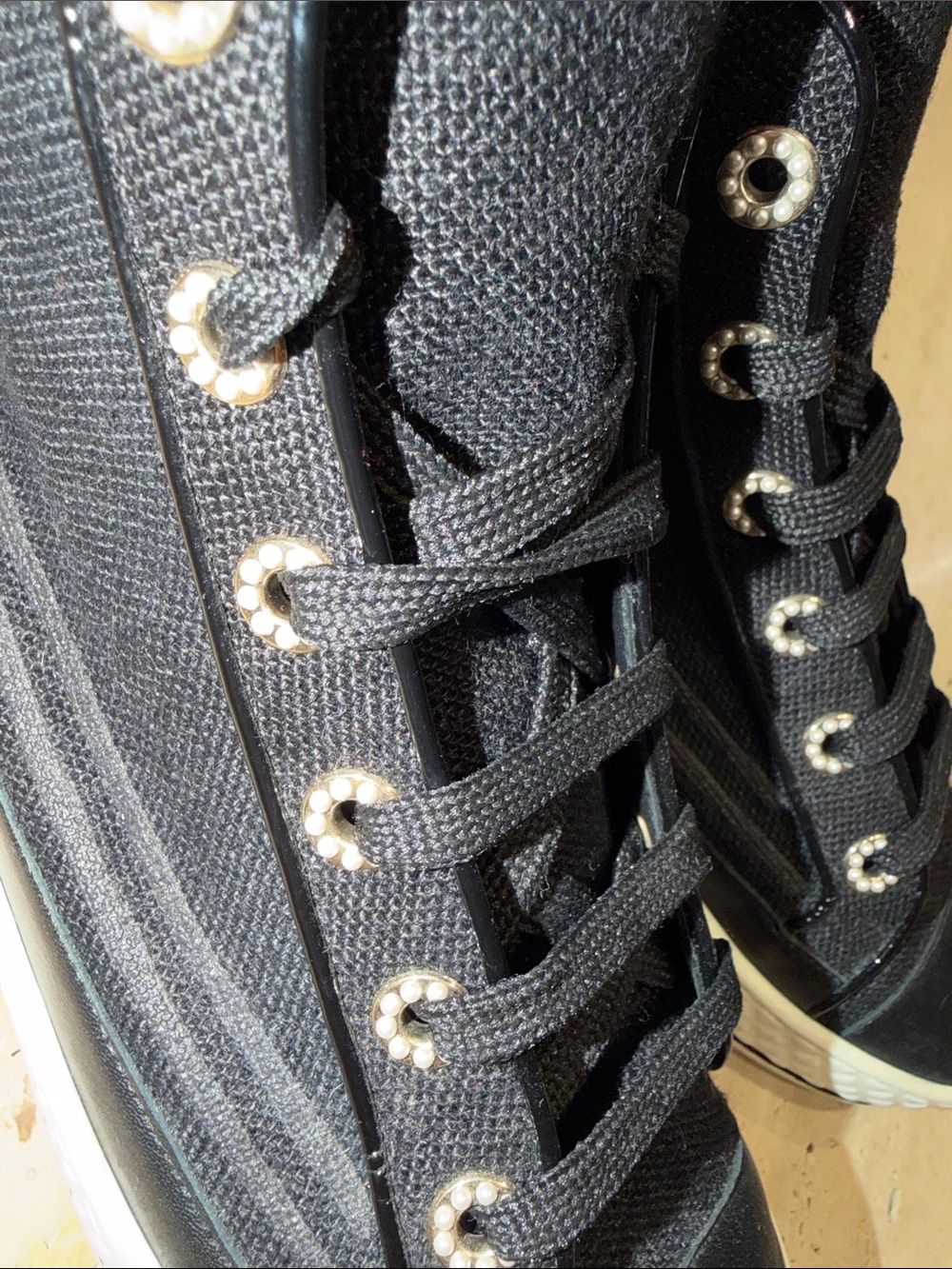 Chanel high top sneaker with pearl detail - Picture 5 of 8